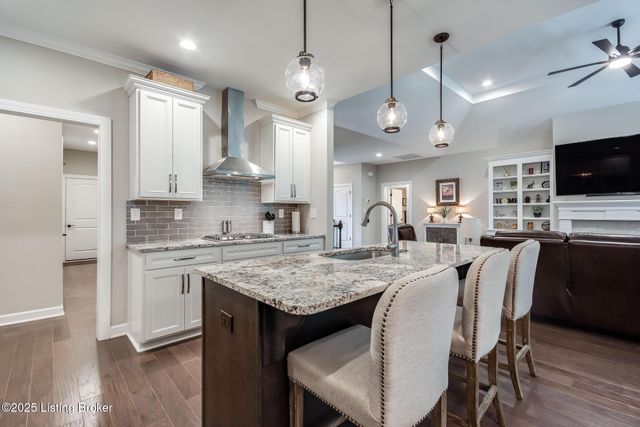 15808 Barkley Lake Ct, Louisville, KY 40245