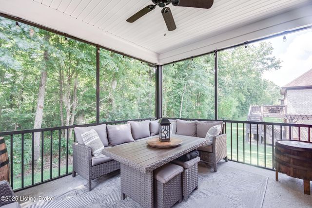 15808 Barkley Lake Ct, Louisville, KY 40245