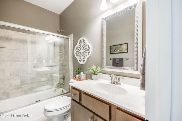 15808 Barkley Lake Ct, Louisville, KY 40245