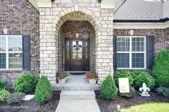 15808 Barkley Lake Ct, Louisville, KY 40245