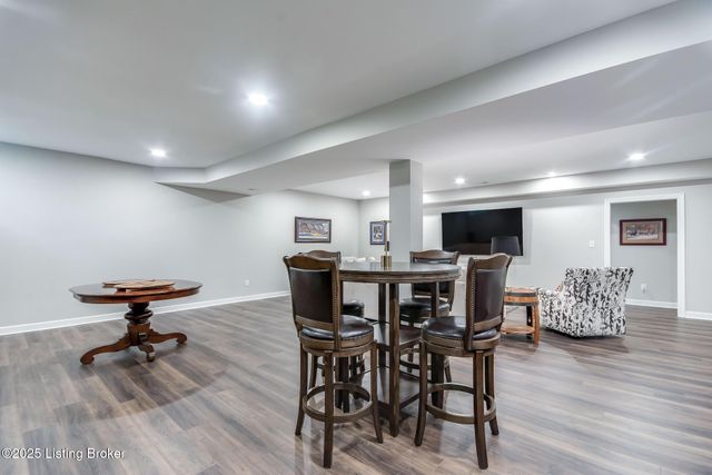 15808 Barkley Lake Ct, Louisville, KY 40245