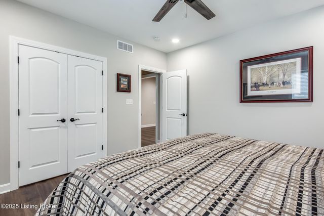 15808 Barkley Lake Ct, Louisville, KY 40245