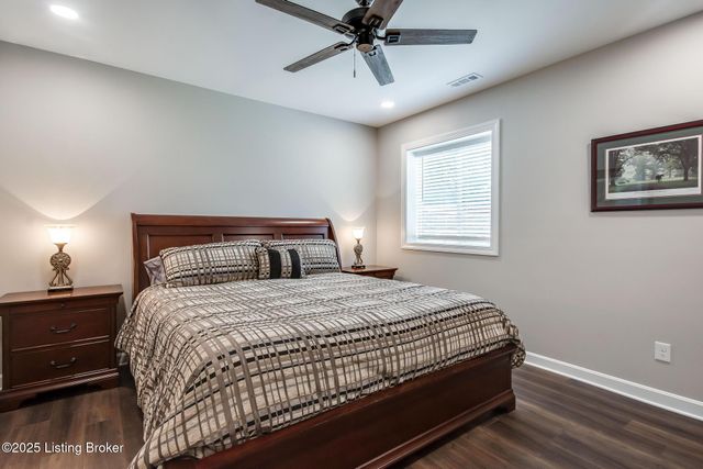 15808 Barkley Lake Ct, Louisville, KY 40245