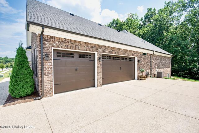 15808 Barkley Lake Ct, Louisville, KY 40245