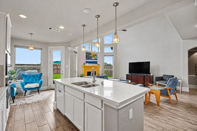 729 Angelina Street, Webster, TX 77598