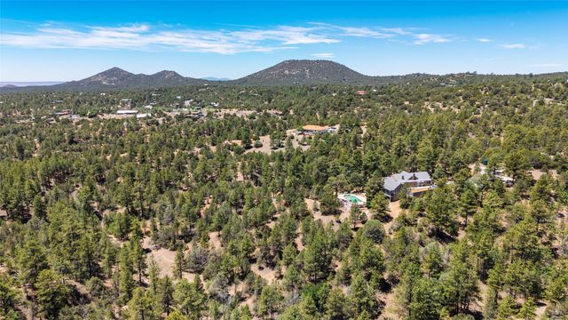 61 Ortiz Road, Santa Fe, NM 87505