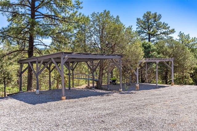 61 Ortiz Road, Santa Fe, NM 87505