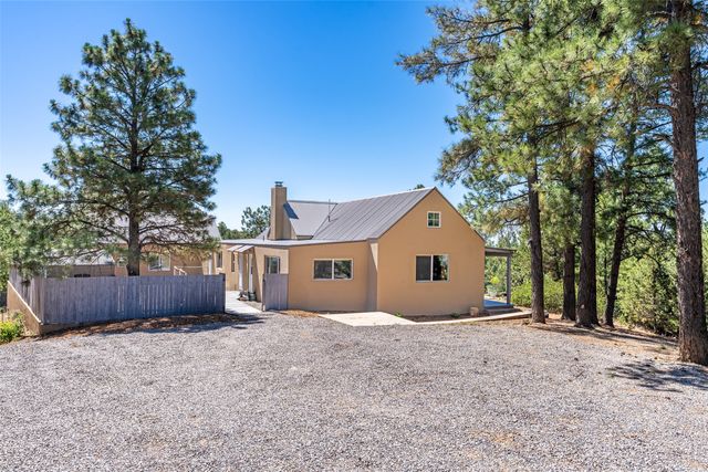 61 Ortiz Road, Santa Fe, NM 87505