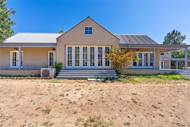 61 Ortiz Road, Santa Fe, NM 87505