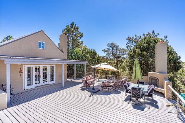 61 Ortiz Road, Santa Fe, NM 87505