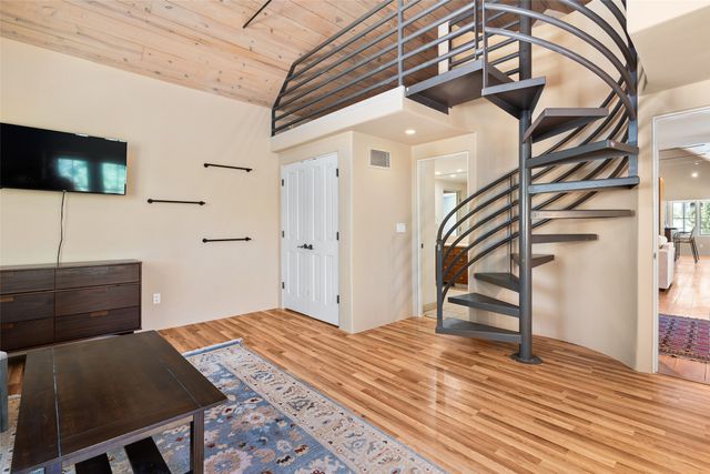 61 Ortiz Road, Santa Fe, NM 87505
