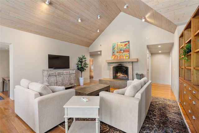 61 Ortiz Road, Santa Fe, NM 87505