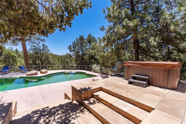 61 Ortiz Road, Santa Fe, NM 87505