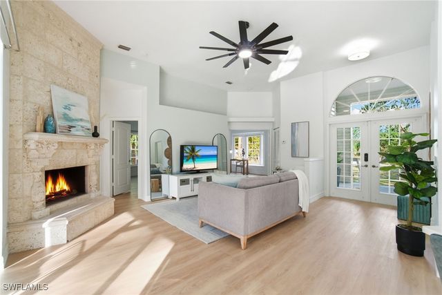 491 21st ST NW, Naples, FL 34120