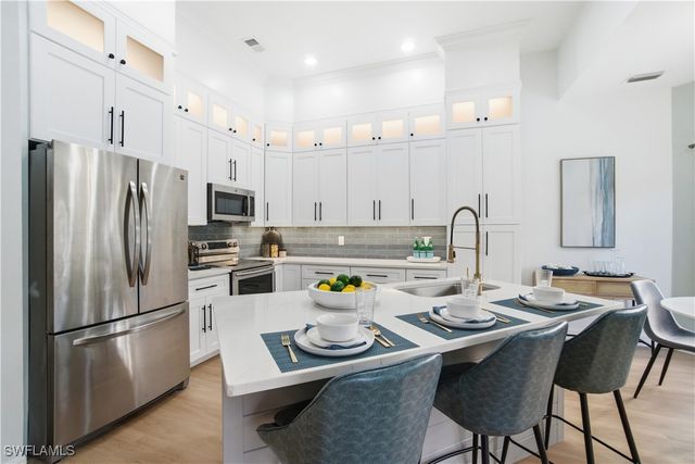 491 21st ST NW, Naples, FL 34120