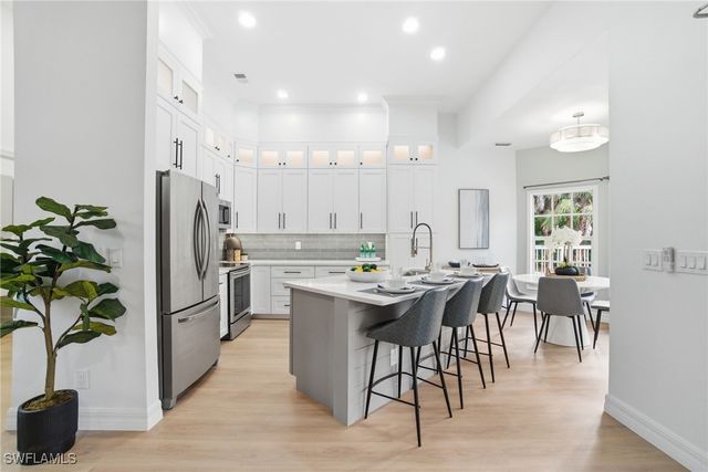 491 21st ST NW, Naples, FL 34120