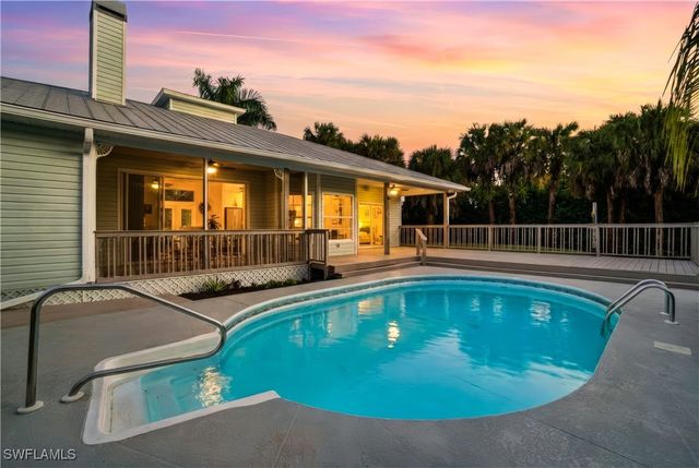 491 21st ST NW, Naples, FL 34120