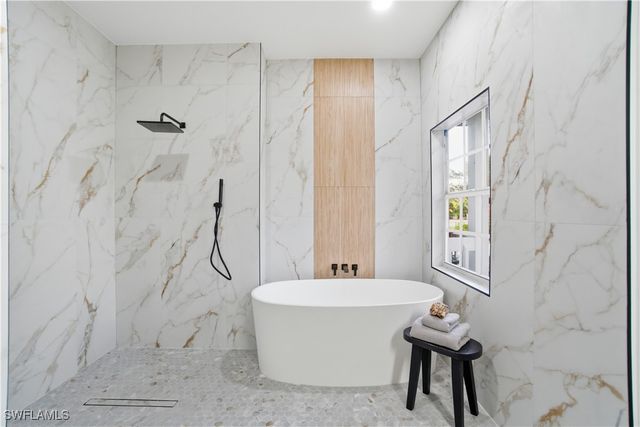 491 21st ST NW, Naples, FL 34120