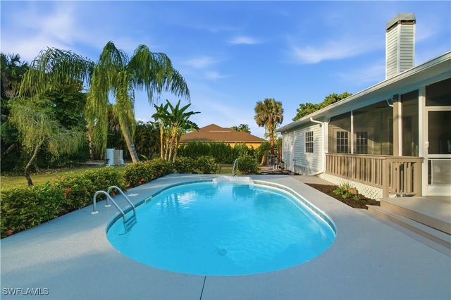 491 21st ST NW, Naples, FL 34120