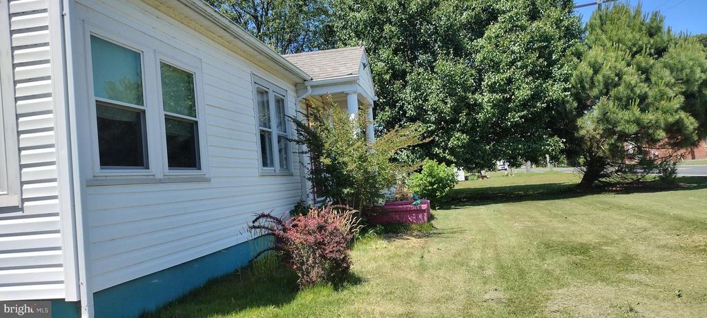 Image 4 of property listing at 10116 DEAL ISLAND RD, Deal Island, MD 21821