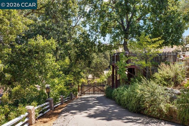 925 Beech Drive, Walnut Creek, CA 94596