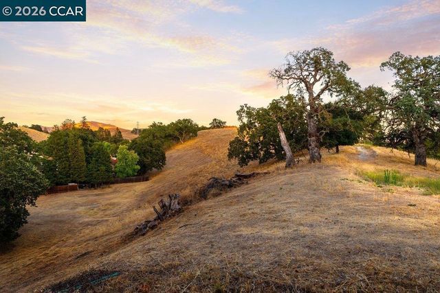 925 Beech Drive, Walnut Creek, CA 94596
