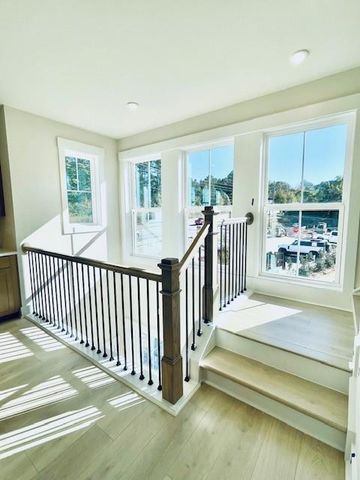 384 Sunset Hollow Street, Sugar Hill, GA 30518