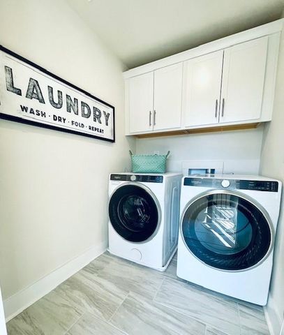 384 Sunset Hollow Street, Sugar Hill, GA 30518