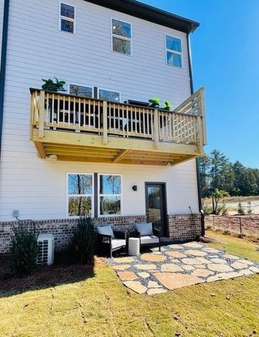 384 Sunset Hollow Street, Sugar Hill, GA 30518
