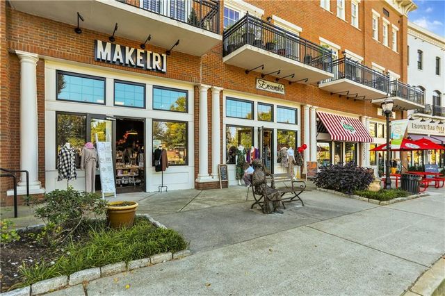 384 Sunset Hollow Street, Sugar Hill, GA 30518