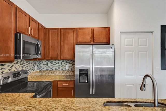 8993 SW 17th Ct, Miramar, FL 33025