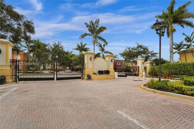 8993 SW 17th Ct, Miramar, FL 33025