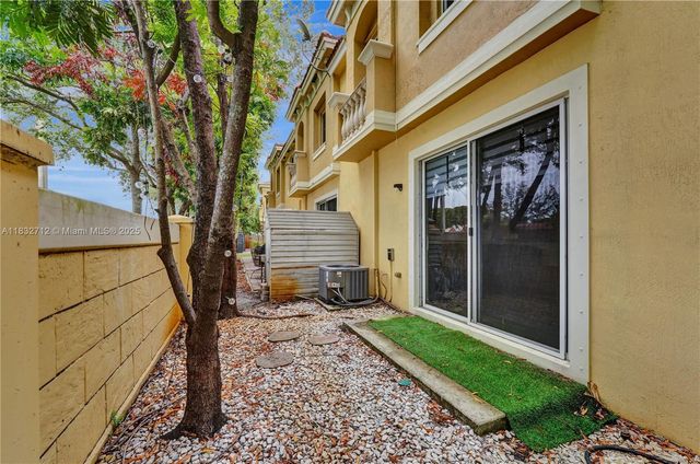 8993 SW 17th Ct, Miramar, FL 33025