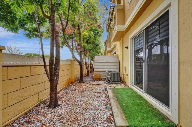 8993 SW 17th Ct, Miramar, FL 33025