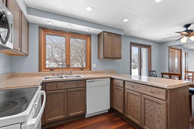 855 GREENFIELD TRAIL, Oshkosh, WI 54904