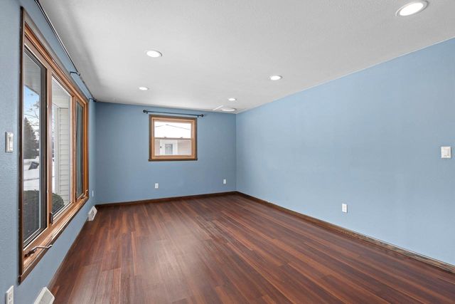 855 GREENFIELD TRAIL, Oshkosh, WI 54904