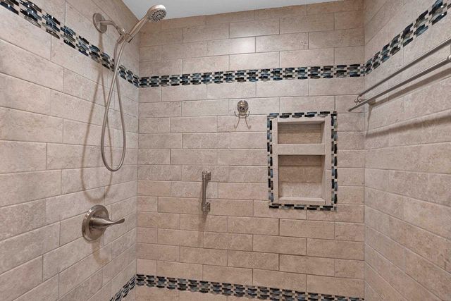 855 GREENFIELD TRAIL, Oshkosh, WI 54904