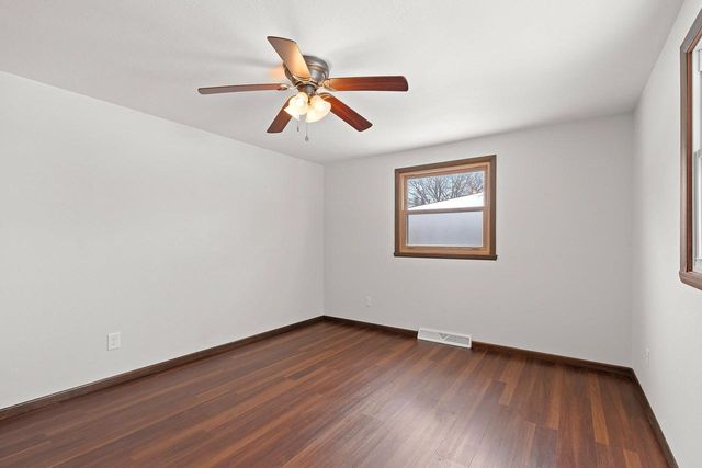 855 GREENFIELD TRAIL, Oshkosh, WI 54904