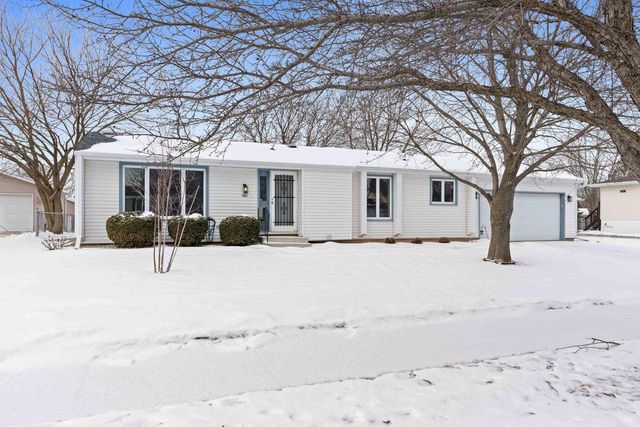 855 GREENFIELD TRAIL, Oshkosh, WI 54904