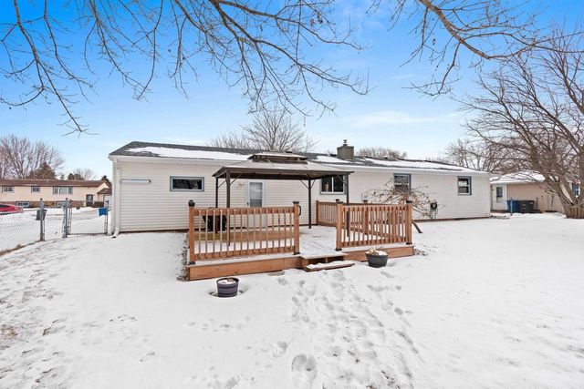 855 GREENFIELD TRAIL, Oshkosh, WI 54904