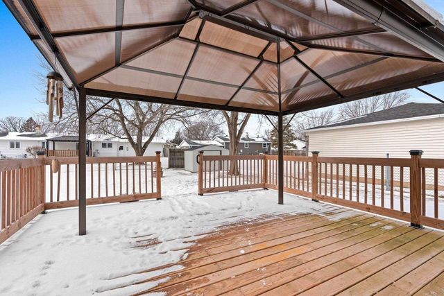 855 GREENFIELD TRAIL, Oshkosh, WI 54904