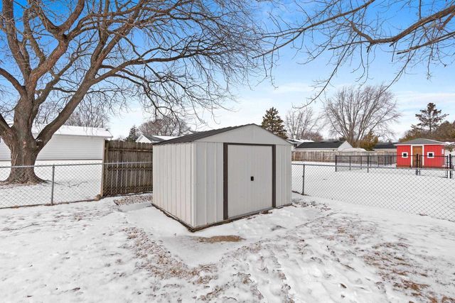 855 GREENFIELD TRAIL, Oshkosh, WI 54904