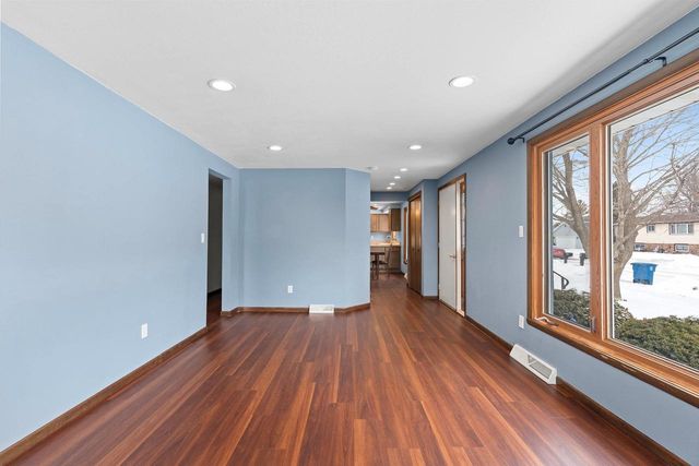 855 GREENFIELD TRAIL, Oshkosh, WI 54904