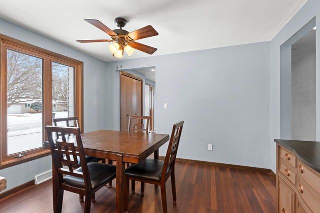 855 GREENFIELD TRAIL, Oshkosh, WI 54904