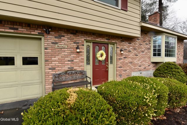13 Arnold Drive, Clifton Park, NY 12065