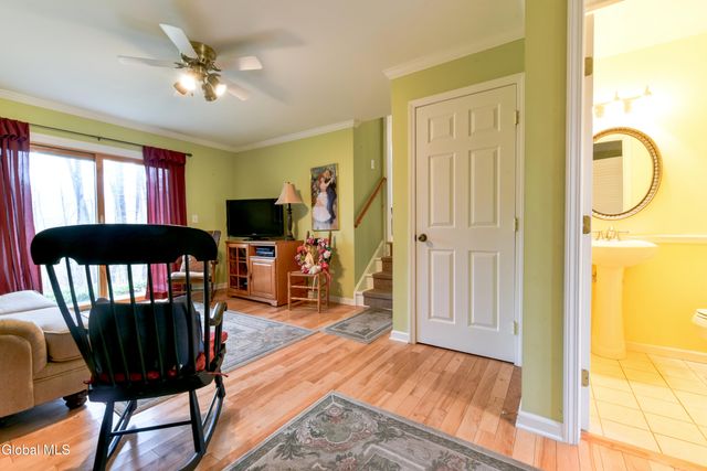 13 Arnold Drive, Clifton Park, NY 12065