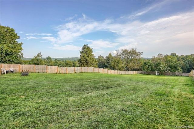 71 Greycourt Road, Chester, NY 10918