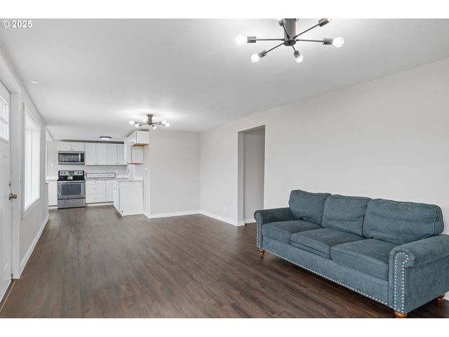 3317 OLIVE Way, Longview, WA 98632