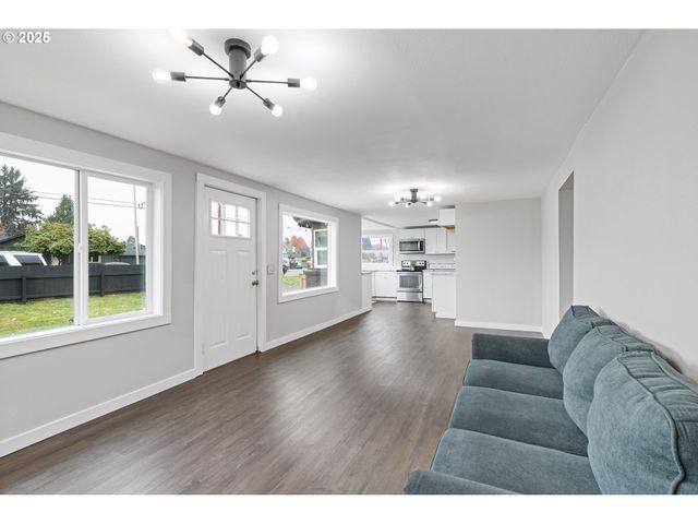 3317 OLIVE Way, Longview, WA 98632