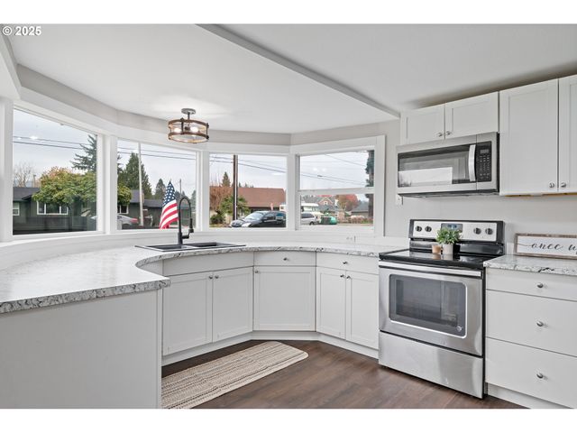 3317 OLIVE Way, Longview, WA 98632